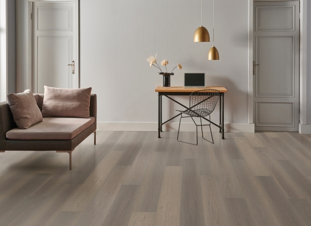 Tymbr Select in Hilgard Oak Laminate